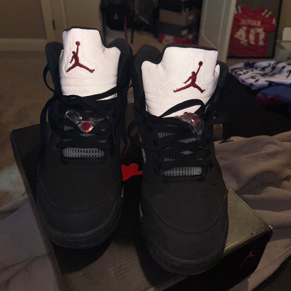 Jordan Men's Black Trainers - Picture 2 of 8